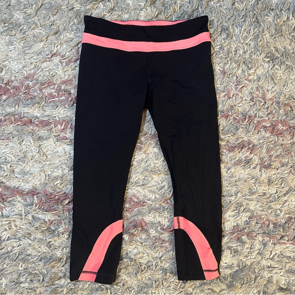 Lululemon pink and black leggings 8